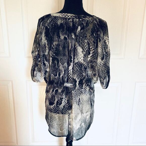 Express Snakeskin Semi Sheer Lined Career Party Top Blouse Women’s S Small - Picture 5 of 8